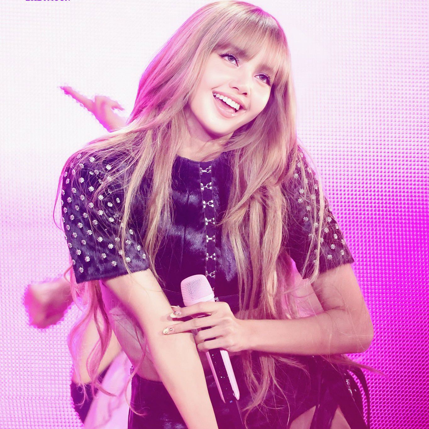A moment captured by Lisa (BLACKPINK)'s fan