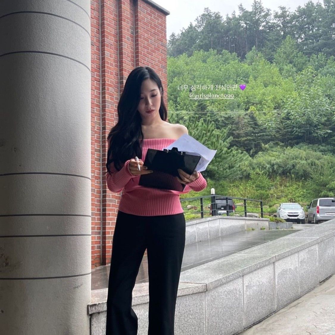 Behind-the-scenes cut of Tiffany Young (Girls' Generation)