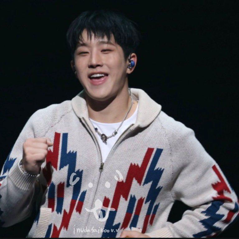 Latest photo of Jinjin (ASTRO)