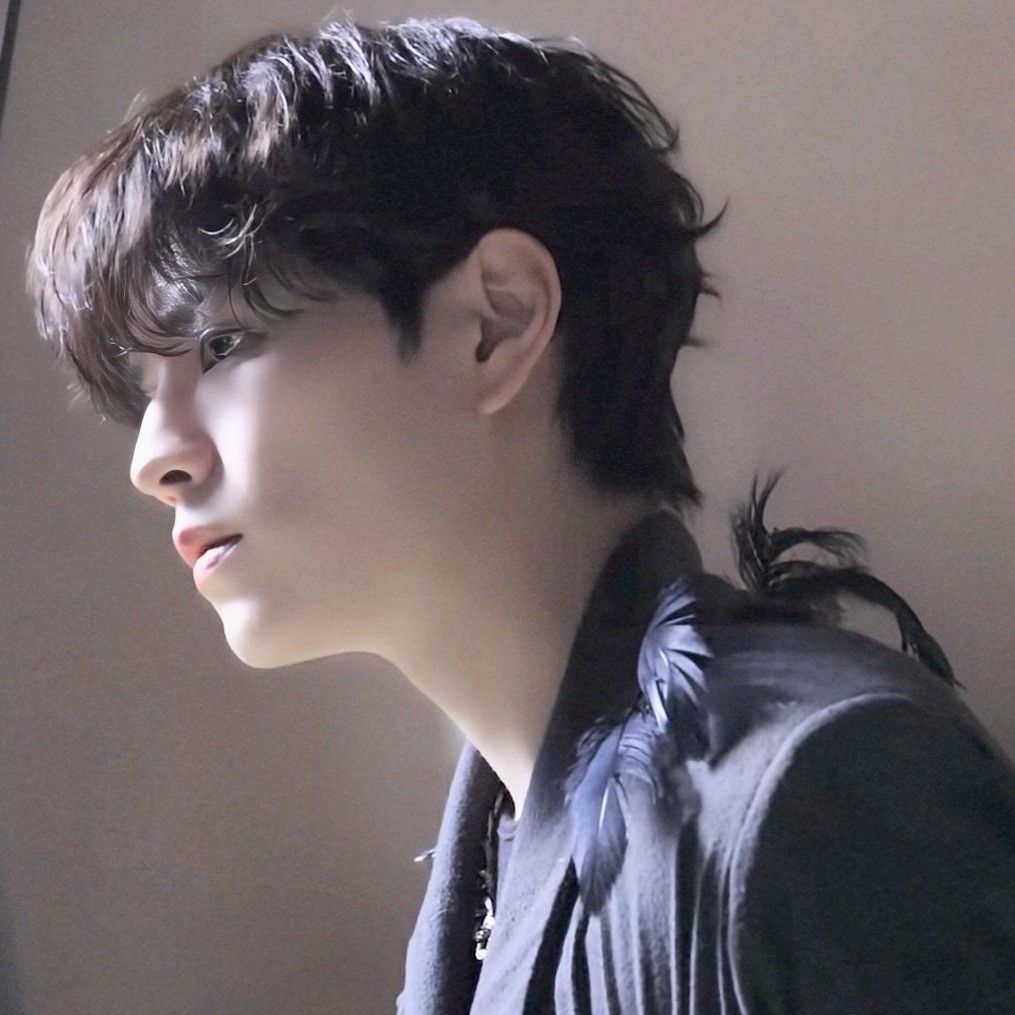 Foto terbaru Seungmin (Stray Kids)