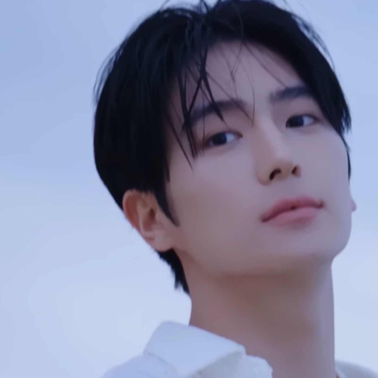 Latest photo of Hyunjae (THE BOYZ)