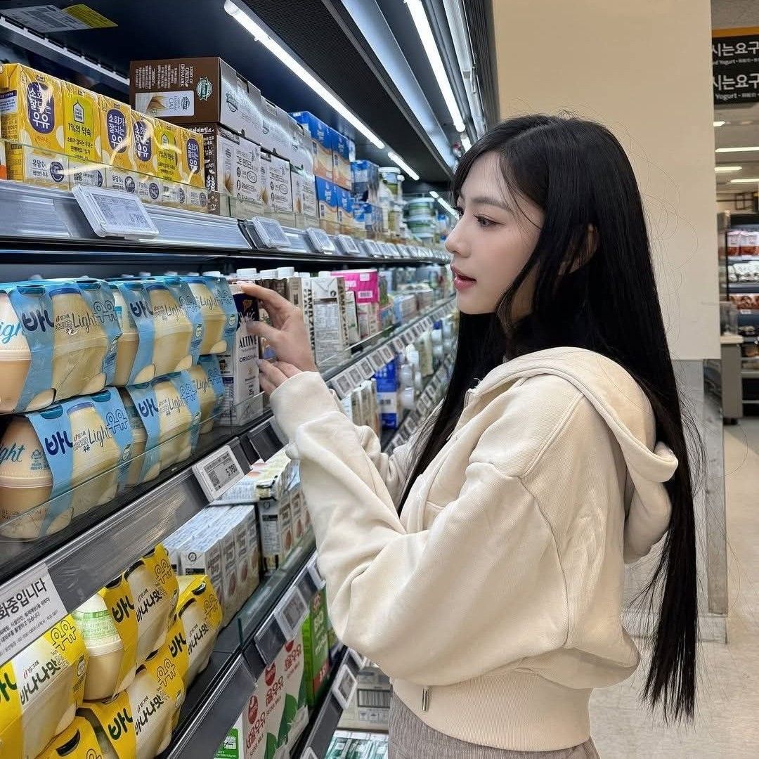 A moment captured by Oh Hayoung (Apink)'s fan