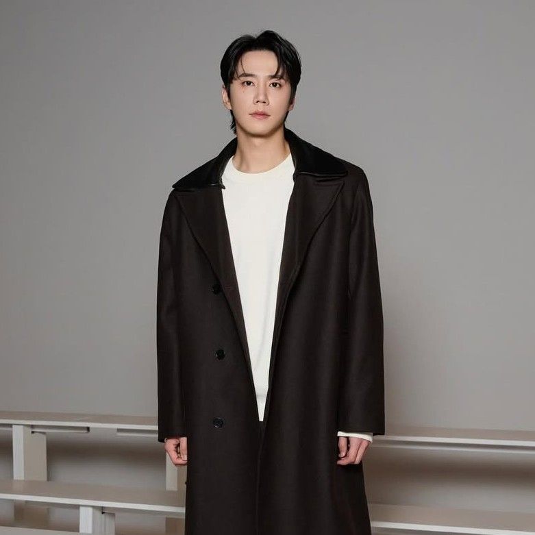 Behind-the-scenes cut of Lee Junyoung
