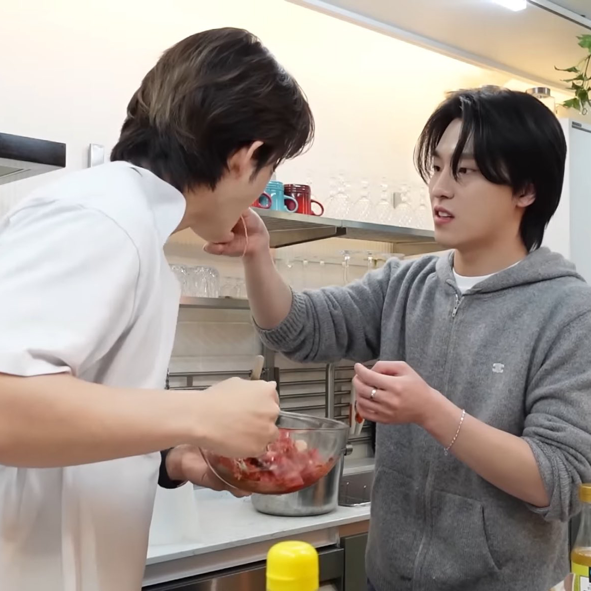 Behind-the-scenes cut of Dino (SEVENTEEN)