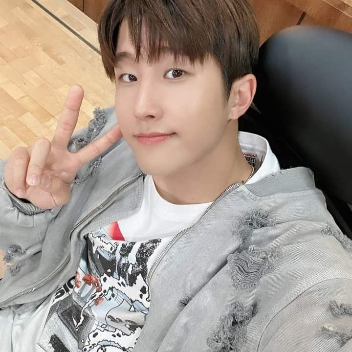 A moment captured by Jinjin (ASTRO)'s fan