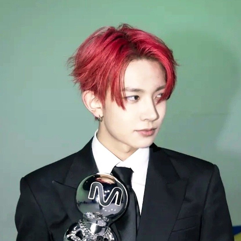 Latest photo of Heeseung (ENHYPEN)