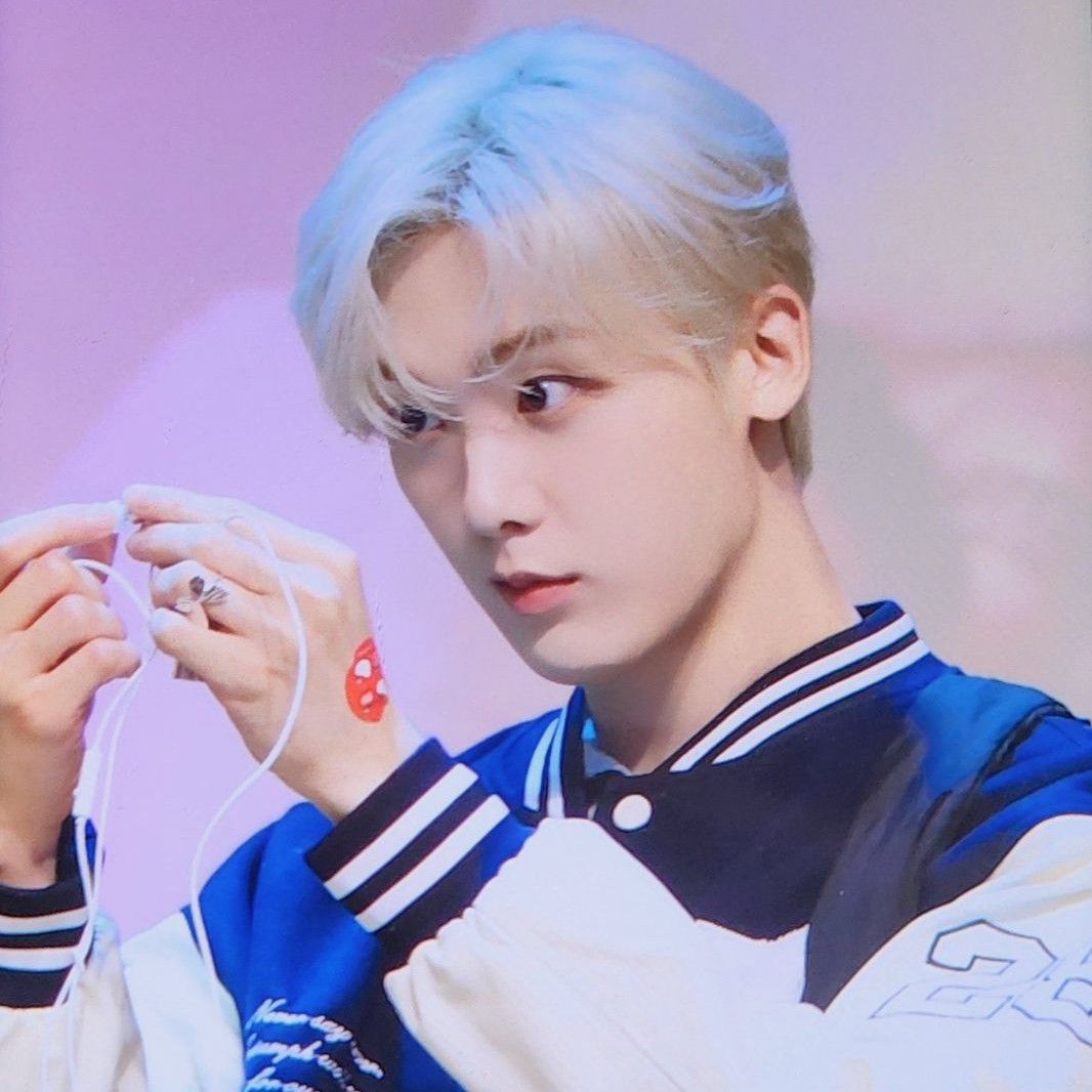 아스트로의 최신 사진