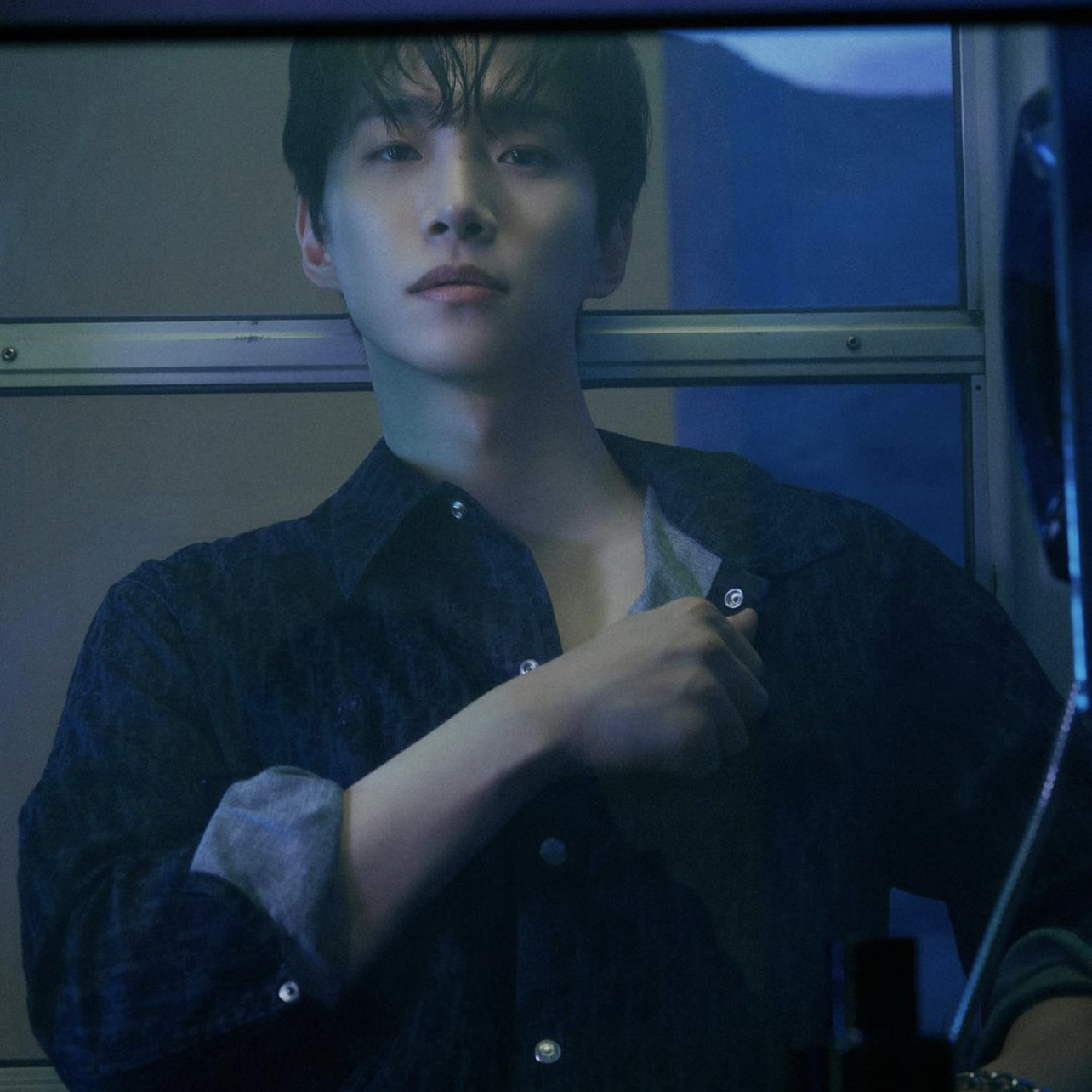 Behind-the-scenes cut of Junho (2PM)