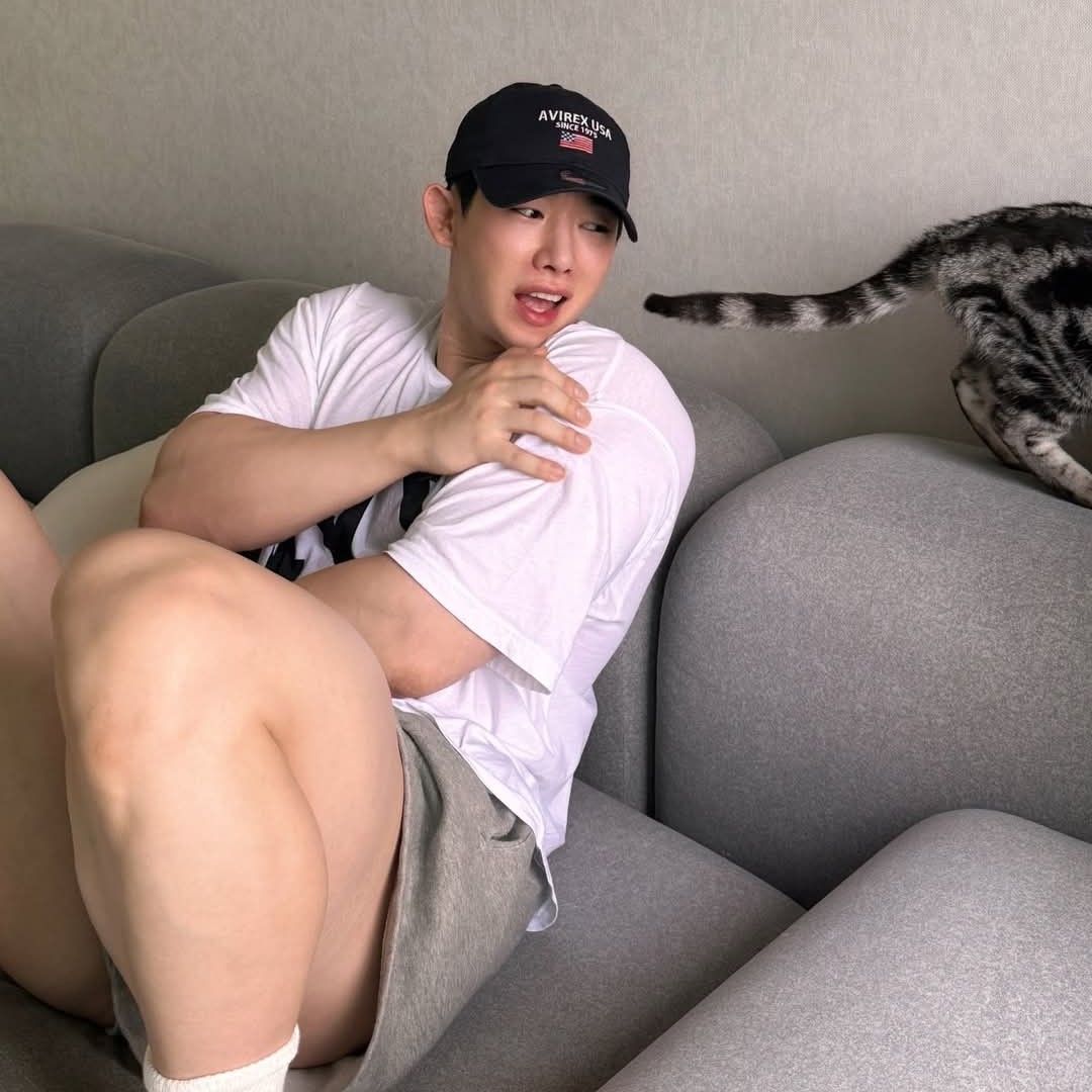 A moment captured by Wonho's fan