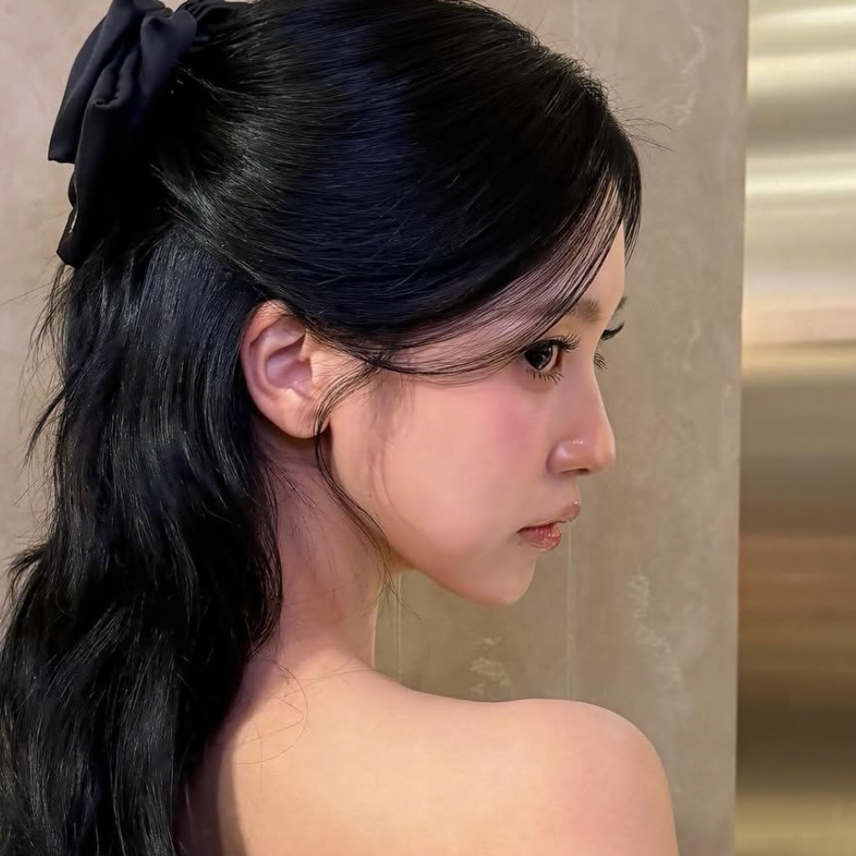 Momen yang diabadikan oleh penggemar Mina (TWICE)