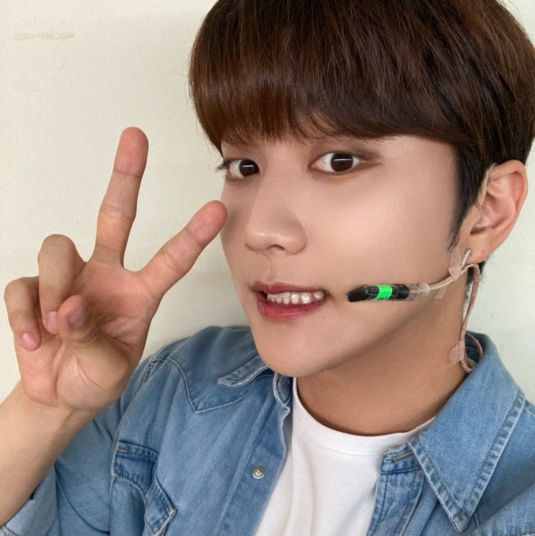 Recent activity shot of Hong Joochan (GoldenChild)
