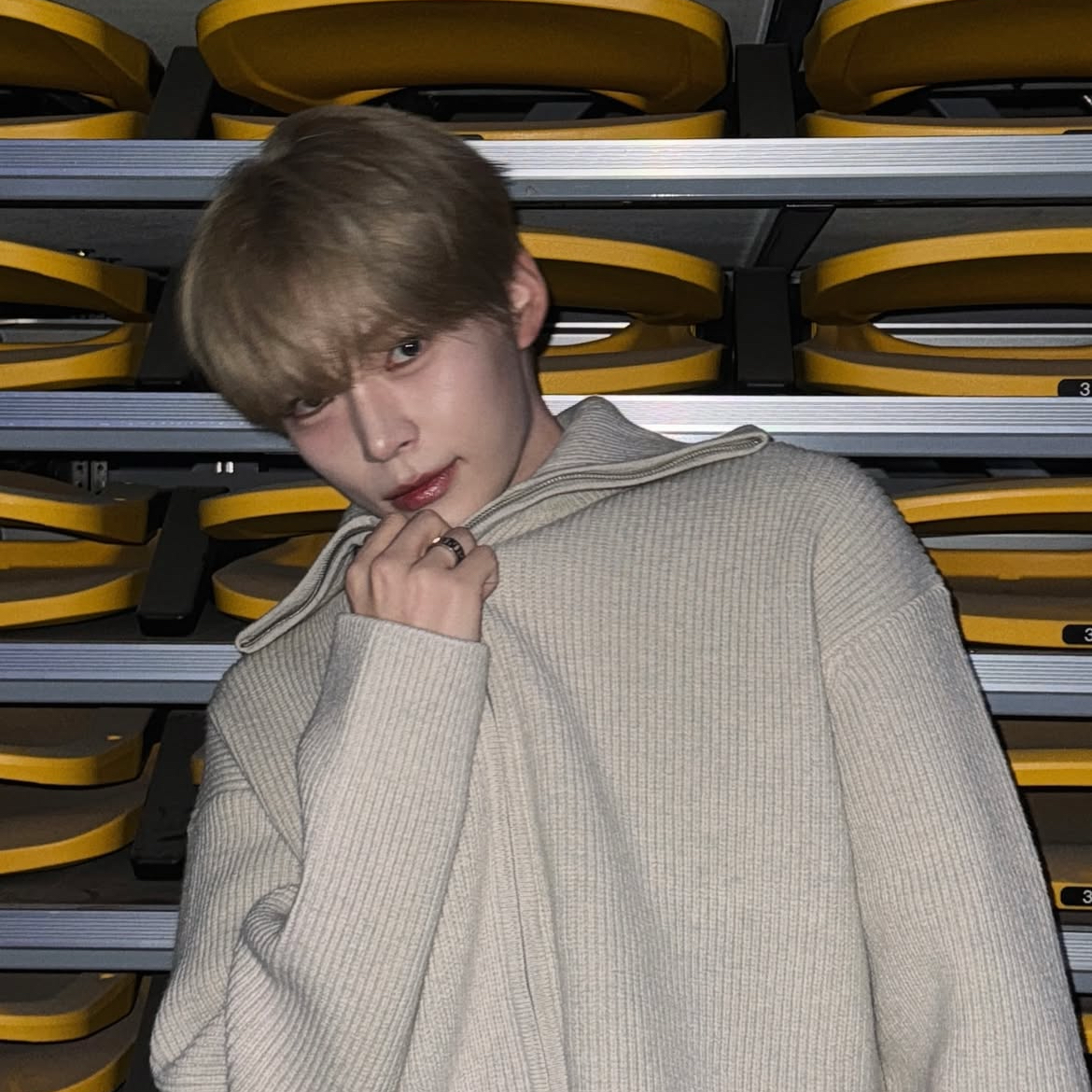 A moment captured by Sung Hanbin (ZEROBASEONE)'s fan