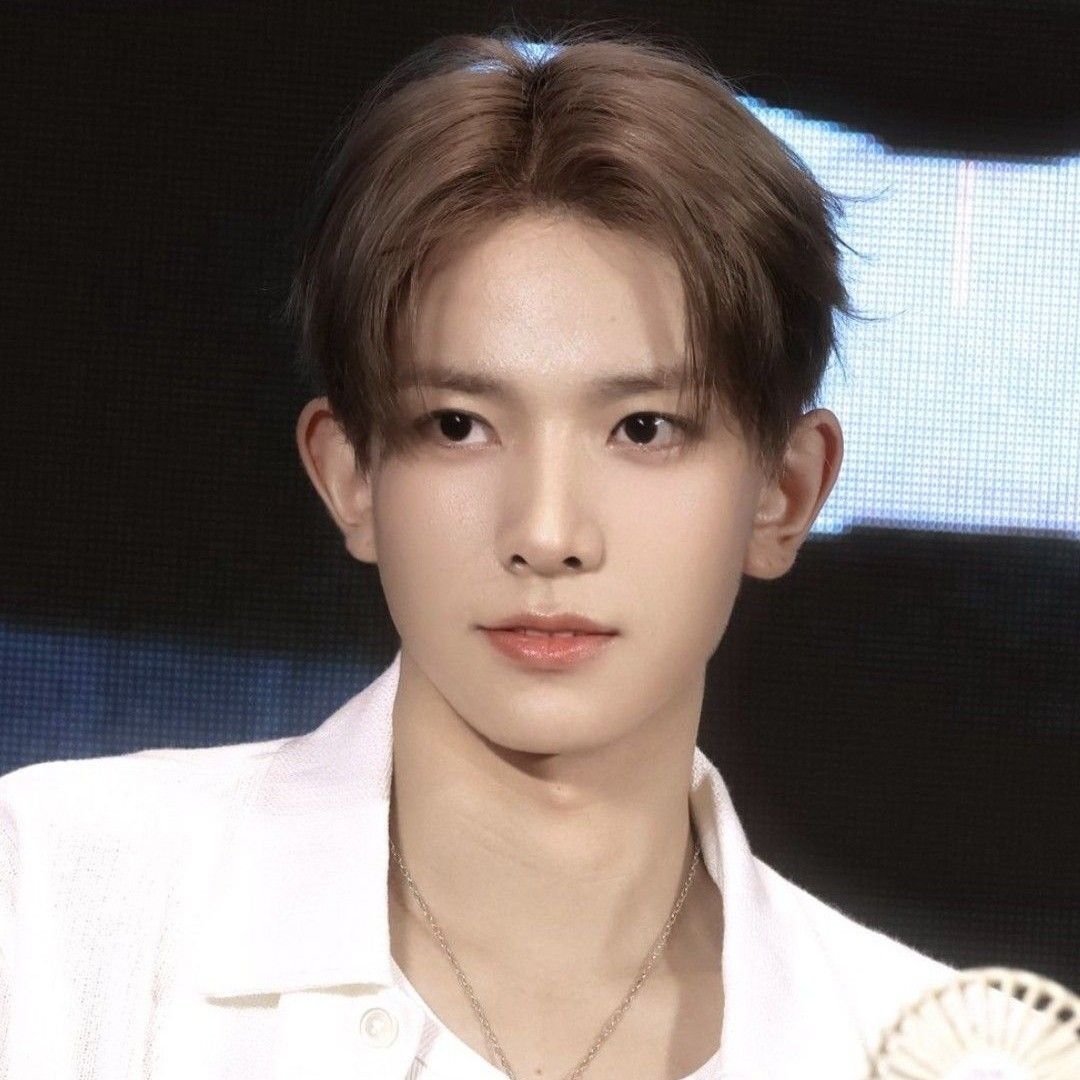 Latest photo of Heeseung (ENHYPEN)