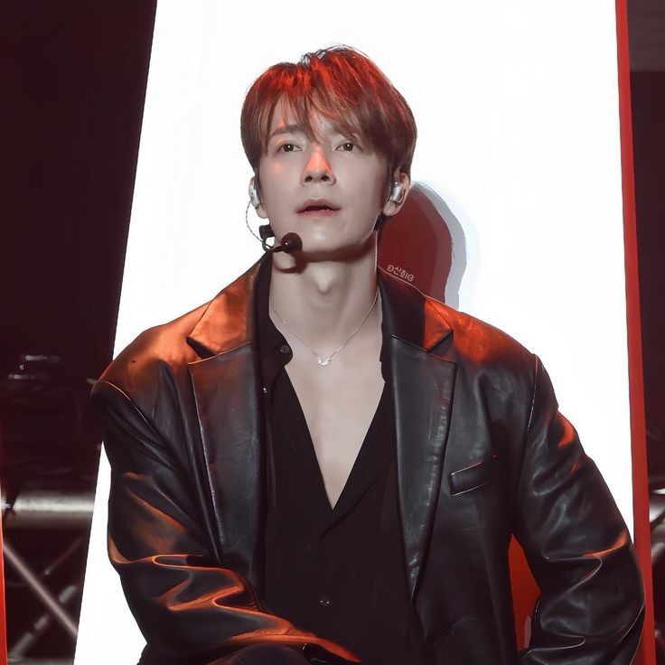 Behind-the-scenes cut of Donghae (Super Junior)