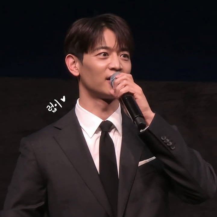 Behind-the-scenes cut of Minho (SHINee)