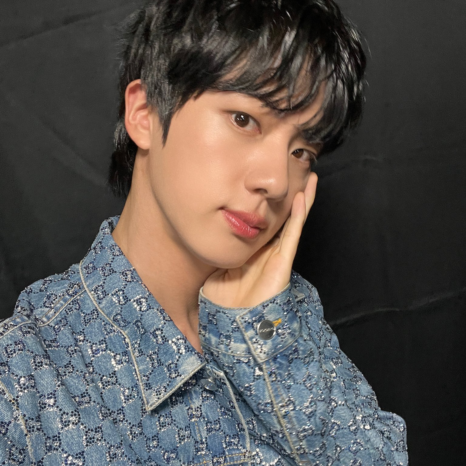 Behind-the-scenes cut of Jin (BTS)