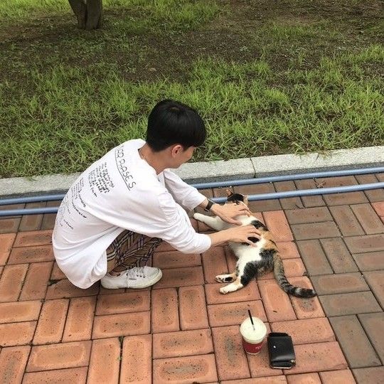 Recent activity shot of Shin Yechan (LUCY)