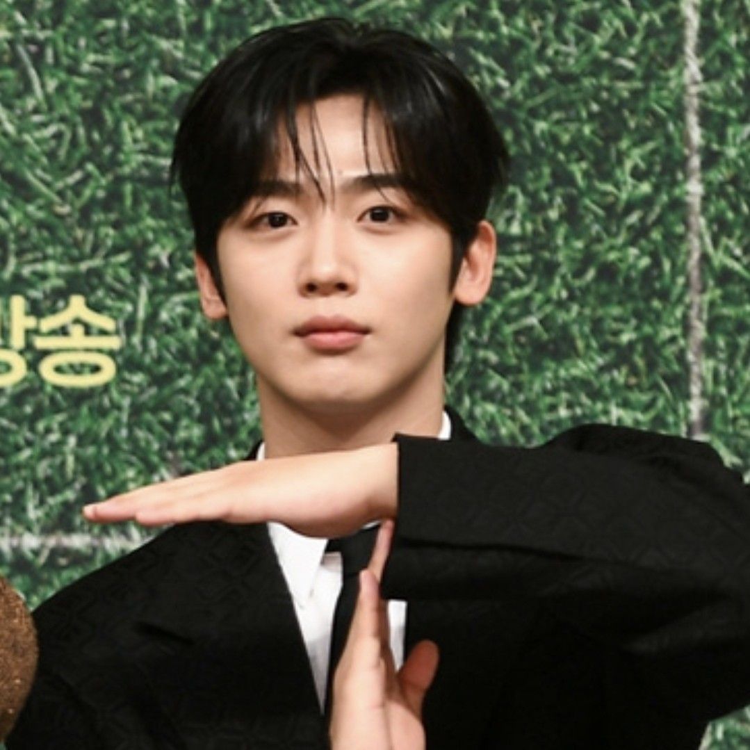 Latest photo of Kim Yohan (WEi)