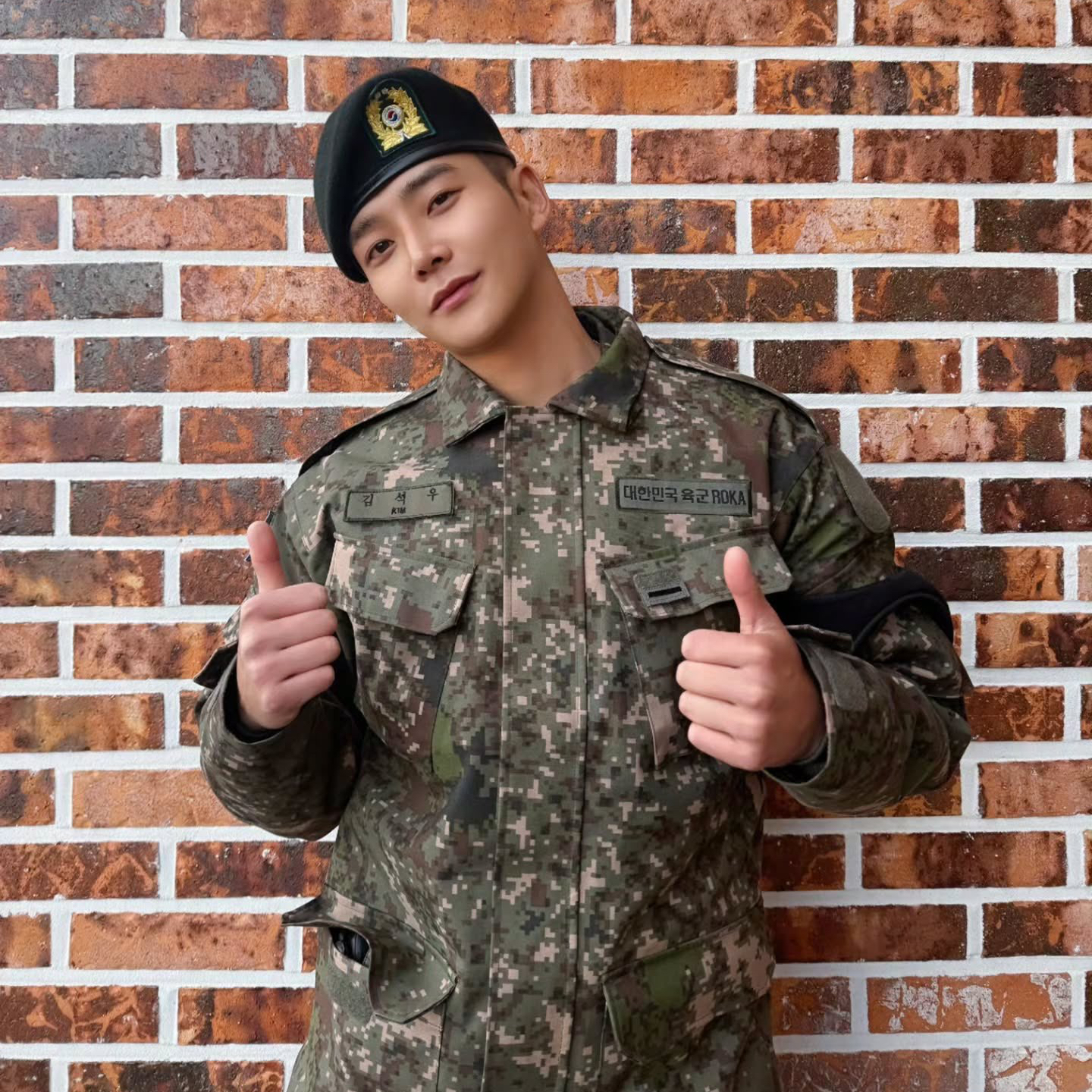 로운의 최신 사진