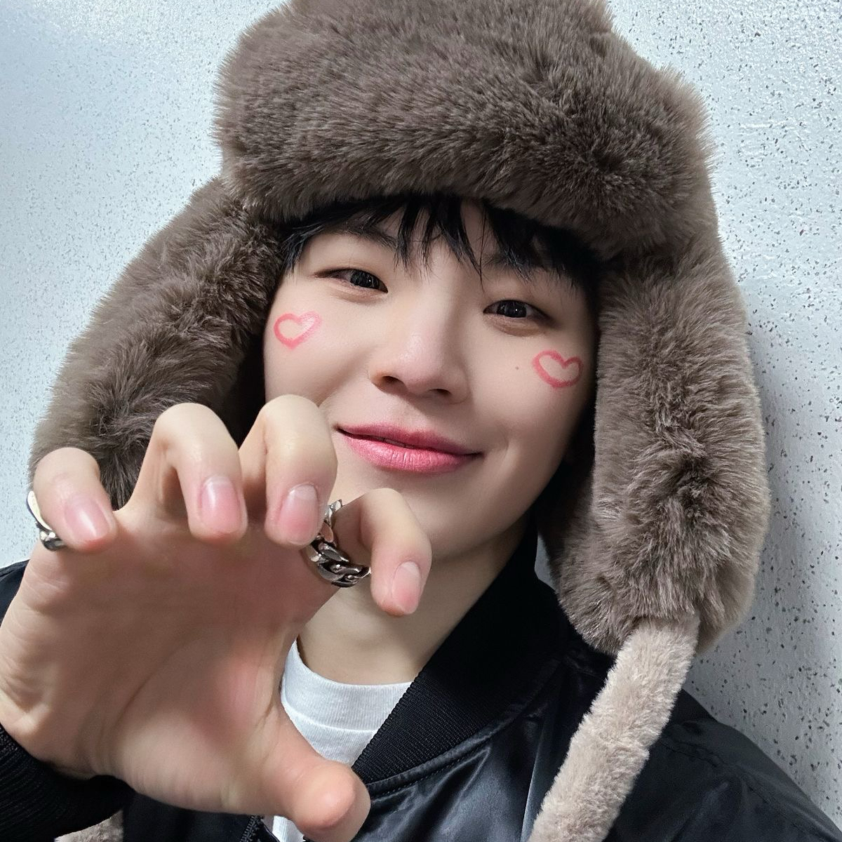 A moment captured by Woozi (SEVENTEEN)'s fan