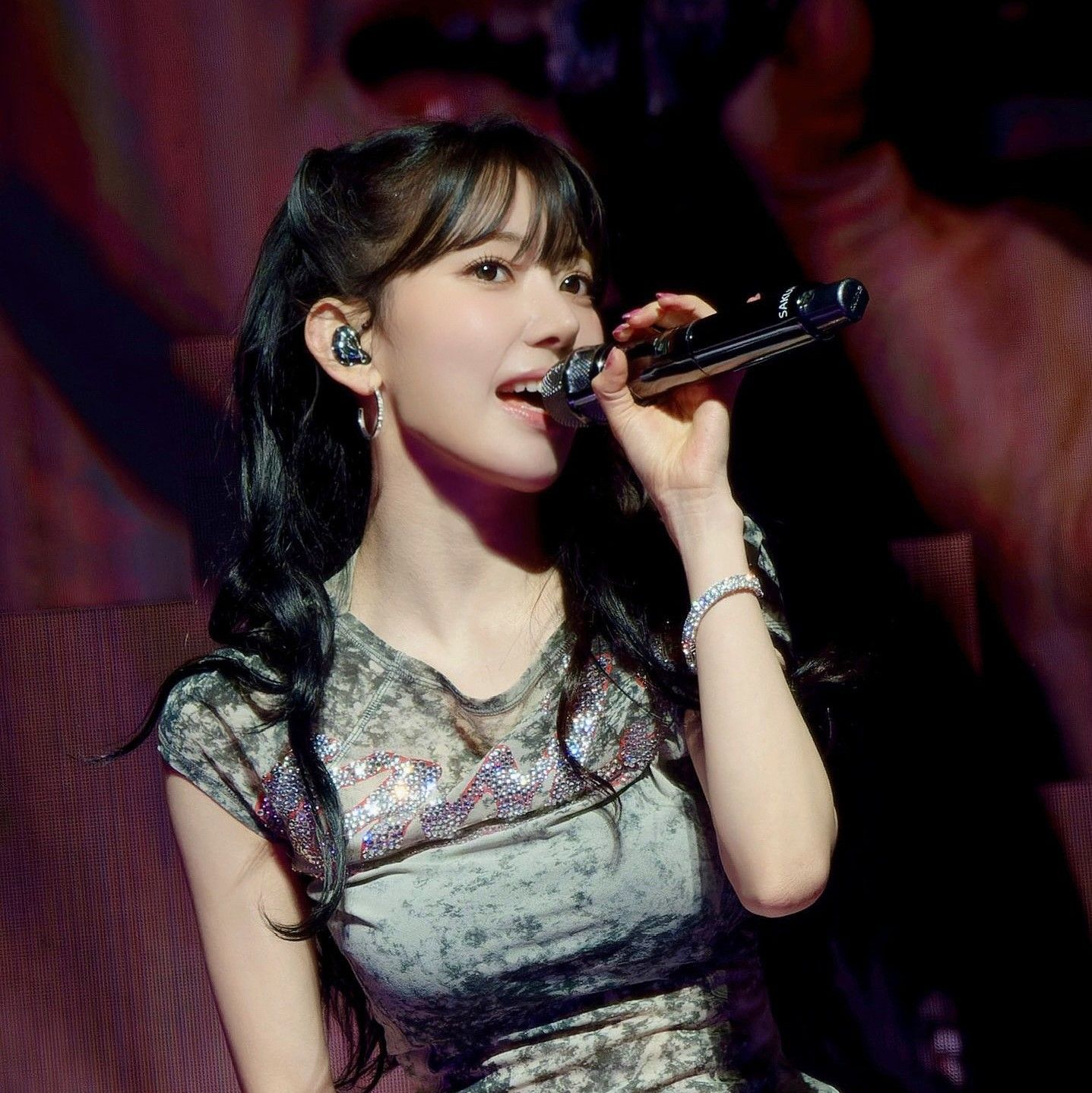 Behind-the-scenes cut of Sakura (LE SSERAFIM)