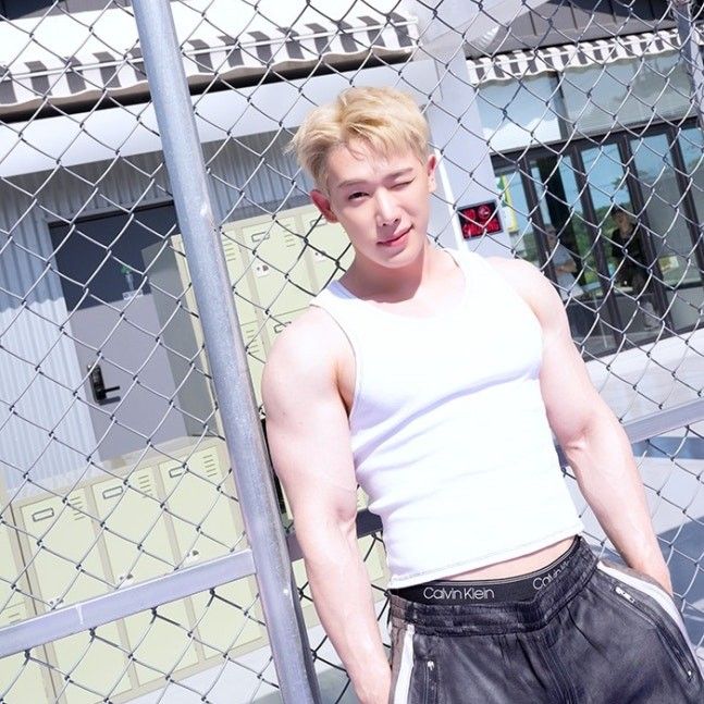 Behind-the-scenes cut of Wonho