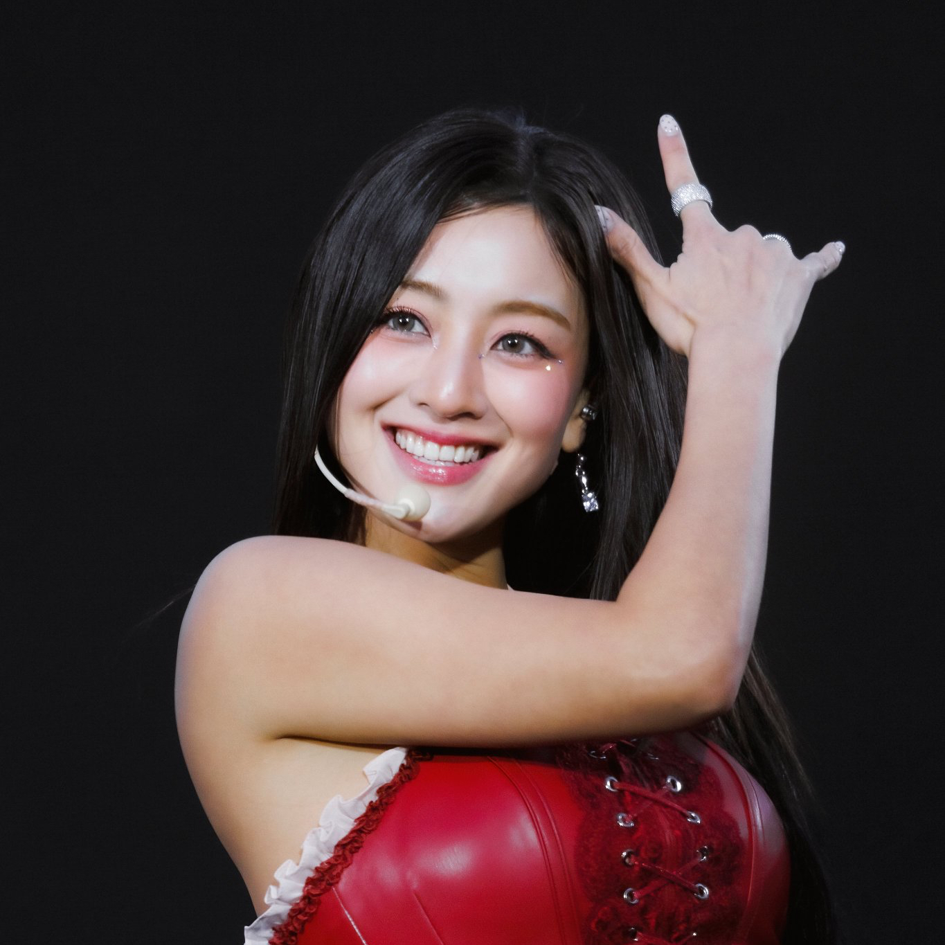Behind-the-scenes cut of Jihyo (TWICE)