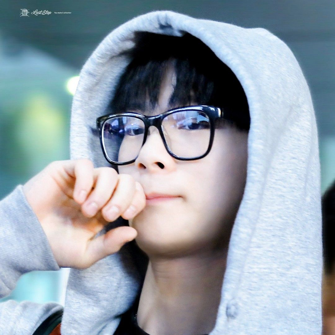 A moment captured by Moonbin (ASTRO)'s fan