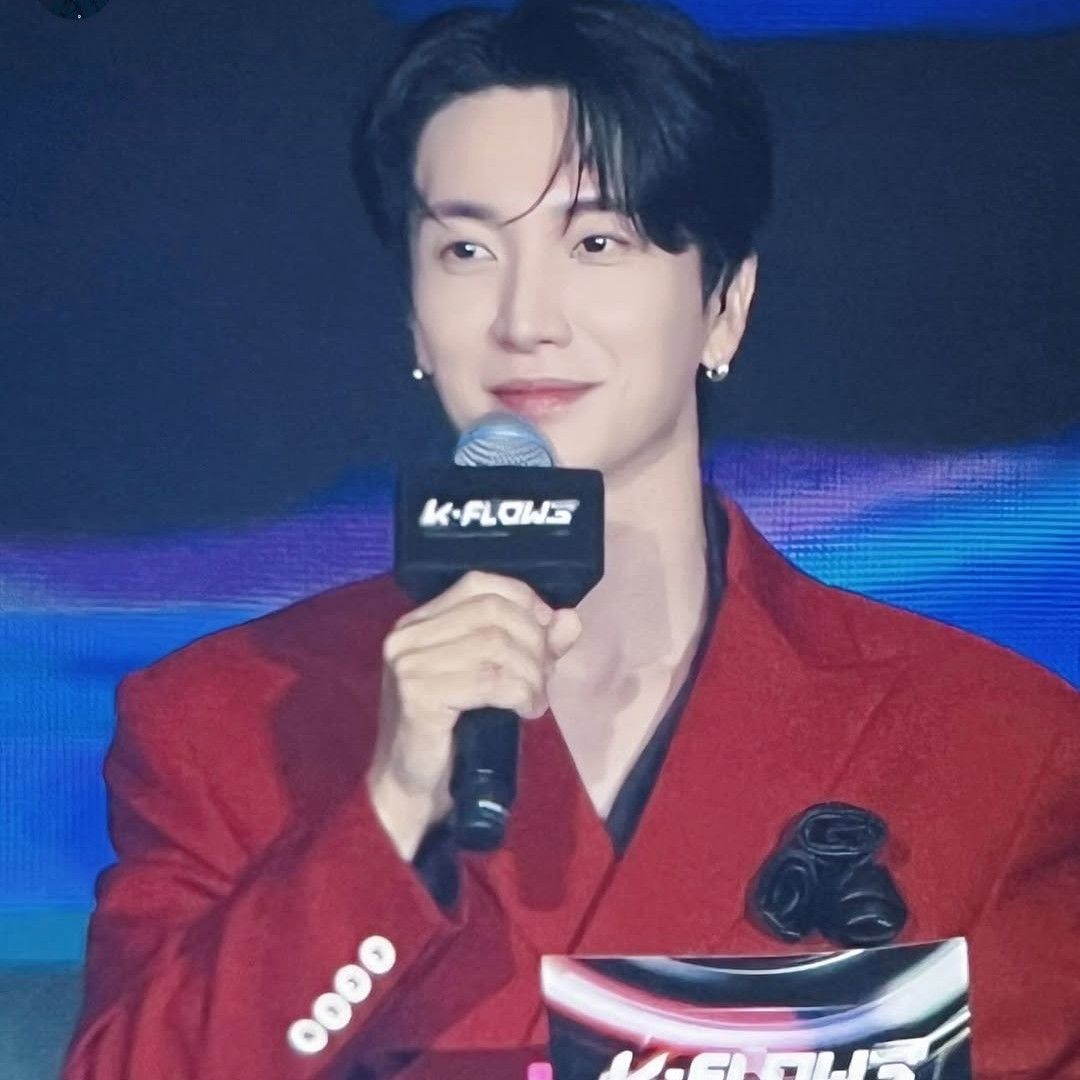Latest photo of Leeteuk (Super Junior)