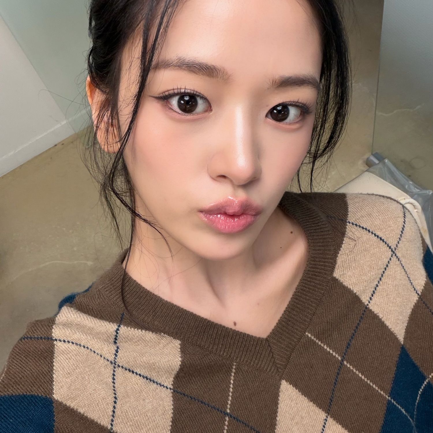 Behind-the-scenes cut of IVE