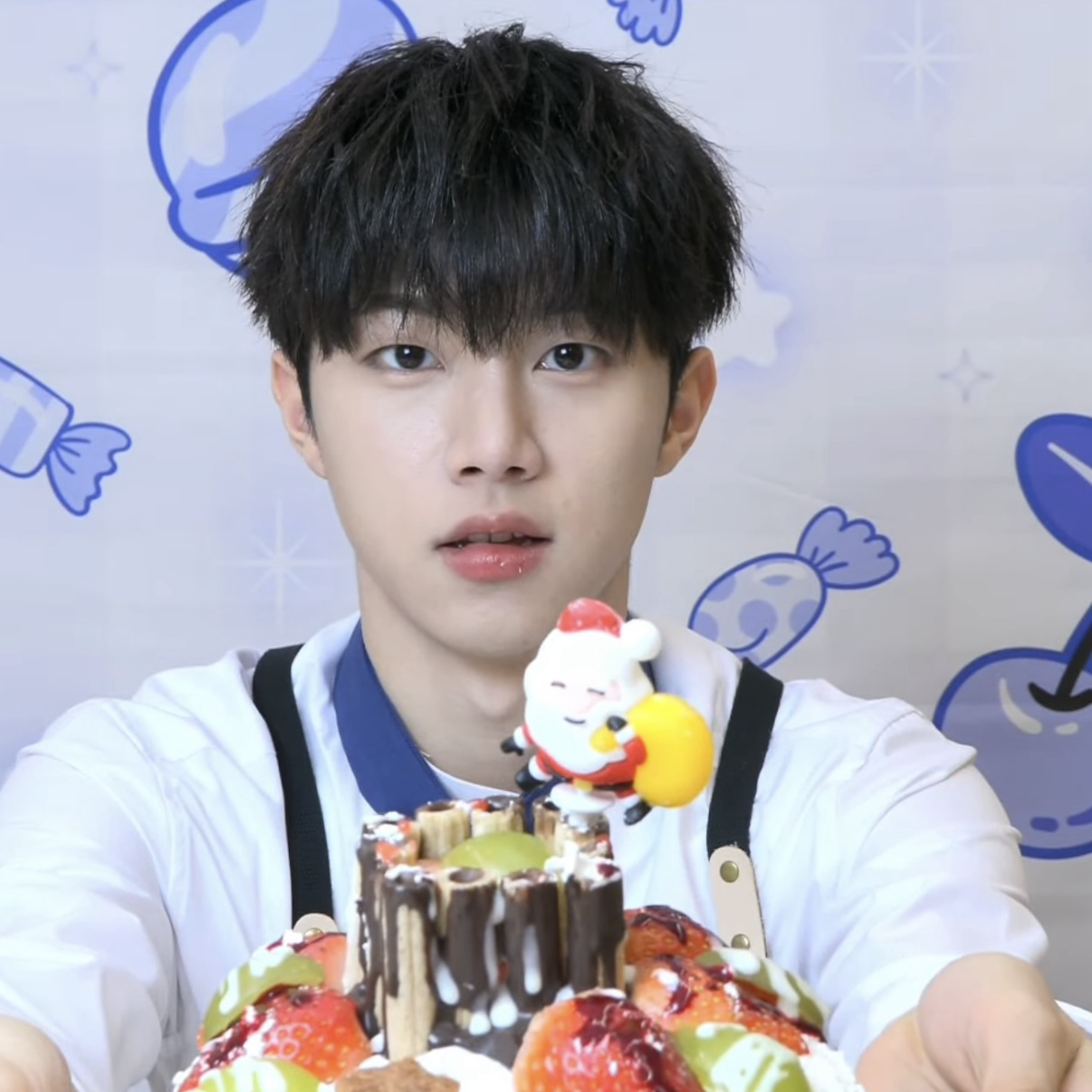 Recent activity shot of Hyunwoo (Xikers)