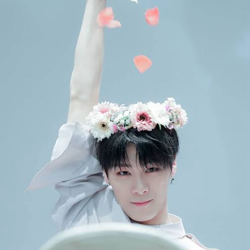 Behind-the-scenes cut of Moonbin (ASTRO)