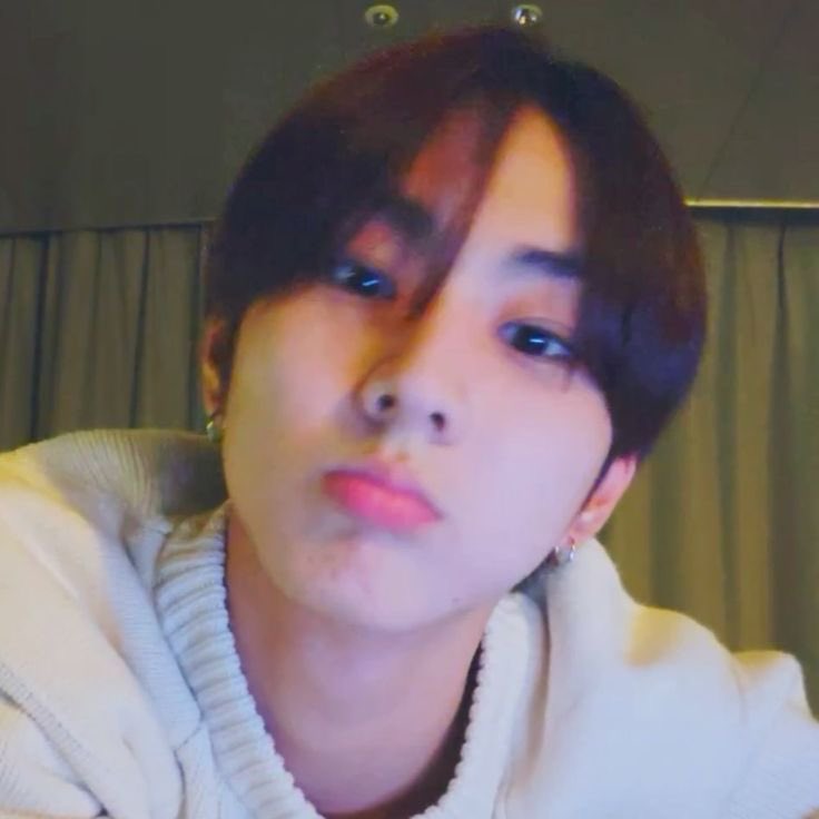 Latest photo of Jungwon (ENHYPEN)