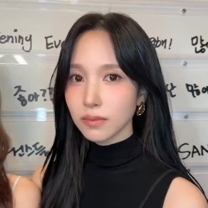 미나 (TWICE)의 최신 사진