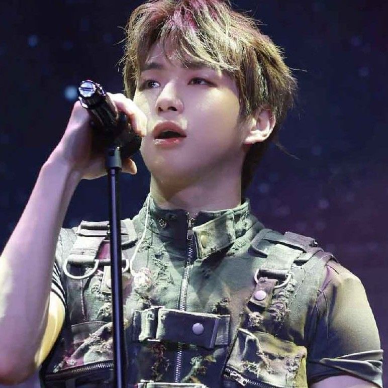 강다니엘의 비하인드 컷