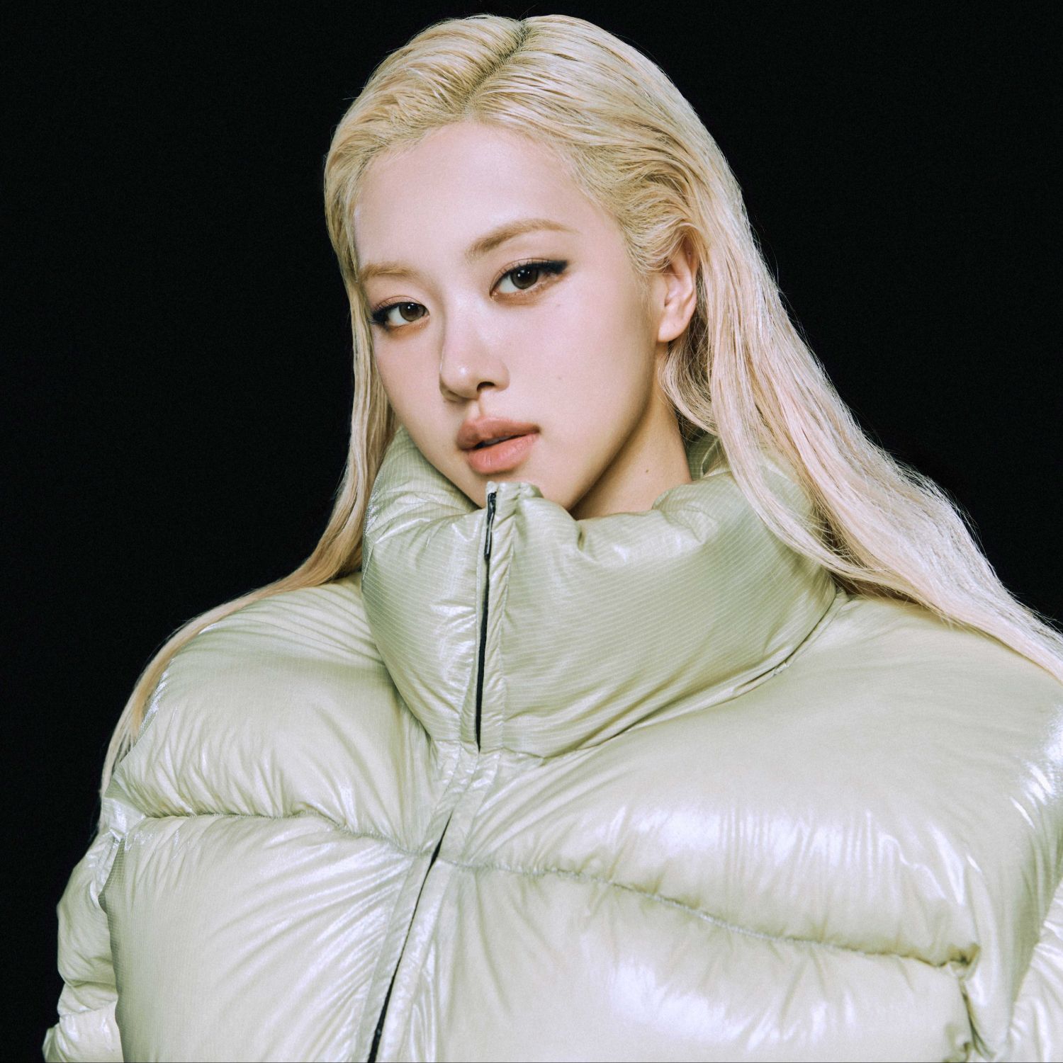 Recent activity shot of ROSÉ (BLACKPINK)