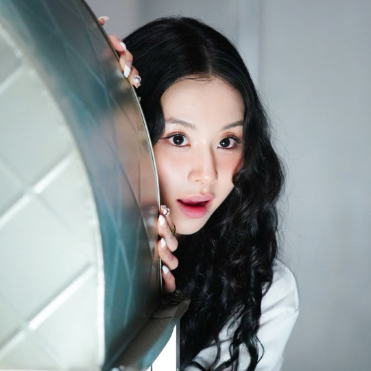 彩瑛 (TWICE)的最新活動照片