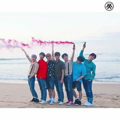 Foto aktivitas terbaru MONSTA X