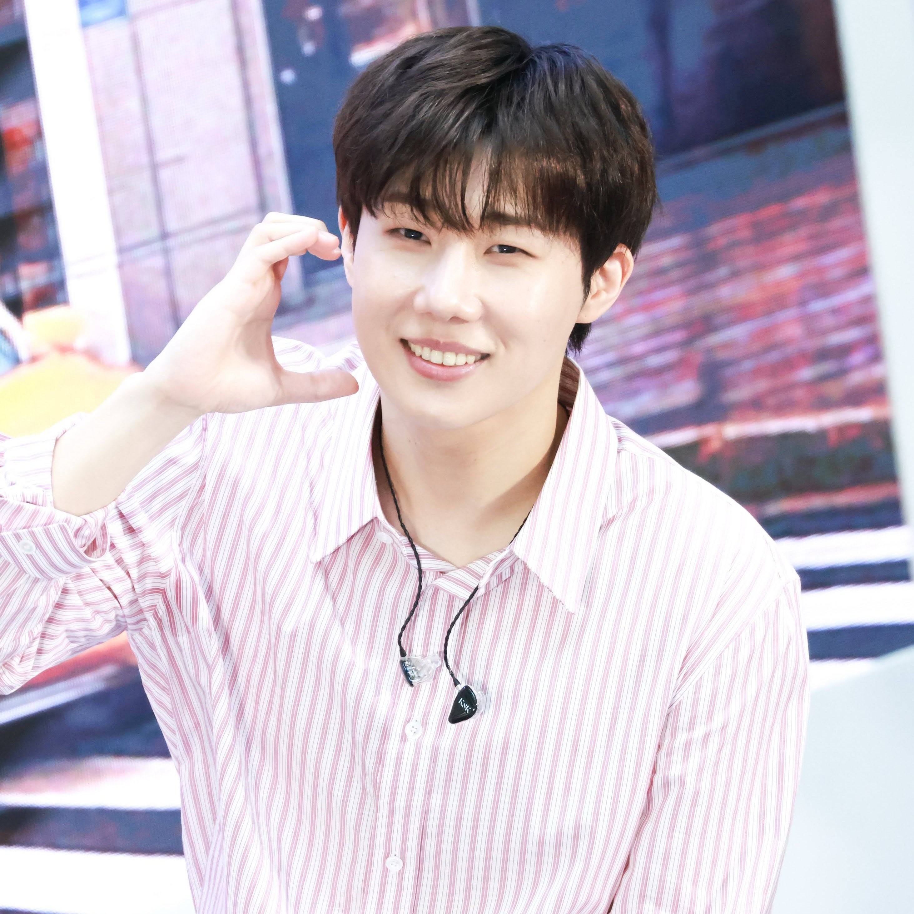 Latest photo of Sungkyu (INFINITE)