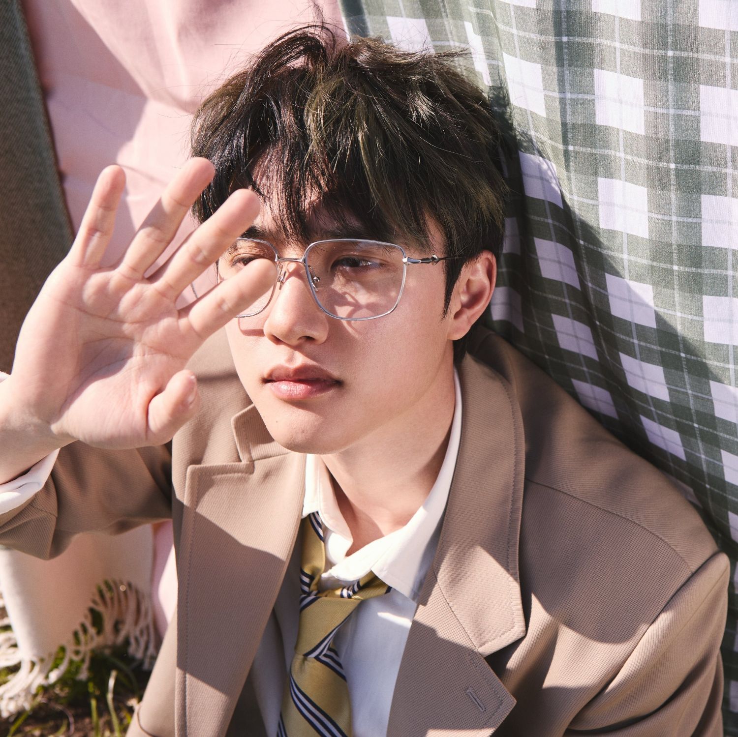 Behind-the-scenes cut of D.O. (EXO)