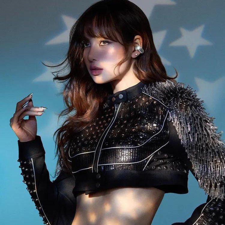 Recent activity shot of Lisa (BLACKPINK)