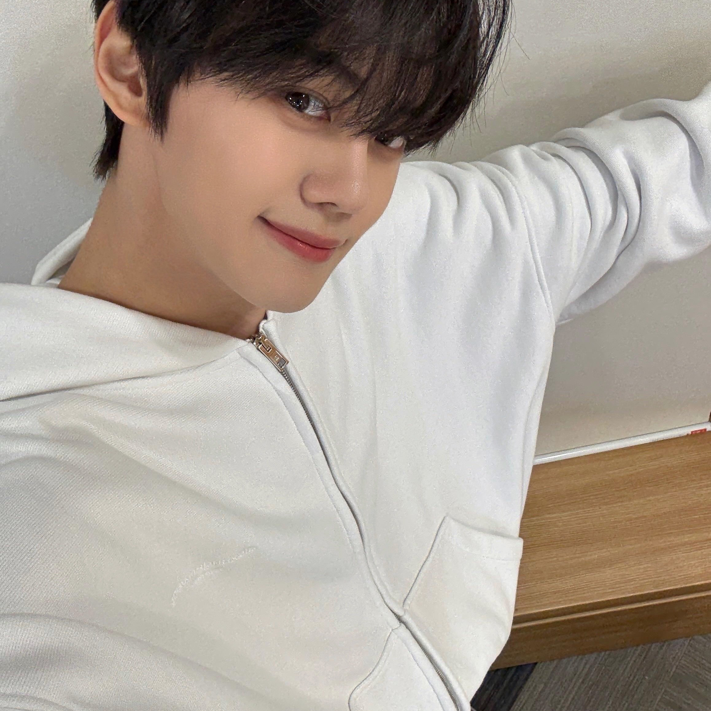 A moment captured by Kim Gyuvin (ZEROBASEONE)'s fan
