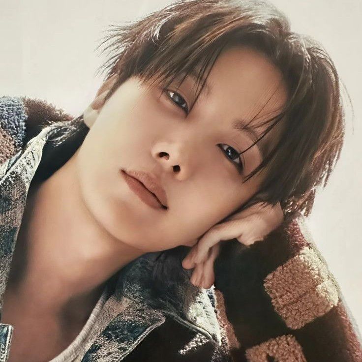 Foto terbaru j-hope (BTS)