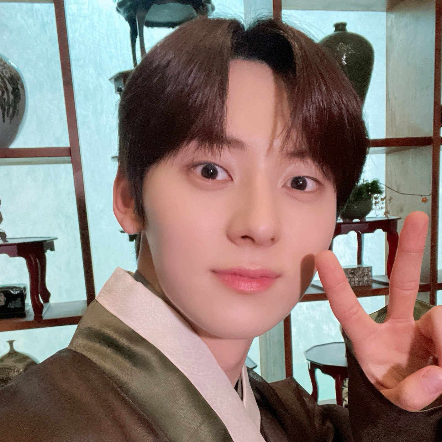 A moment captured by Hwang Minhyun's fan