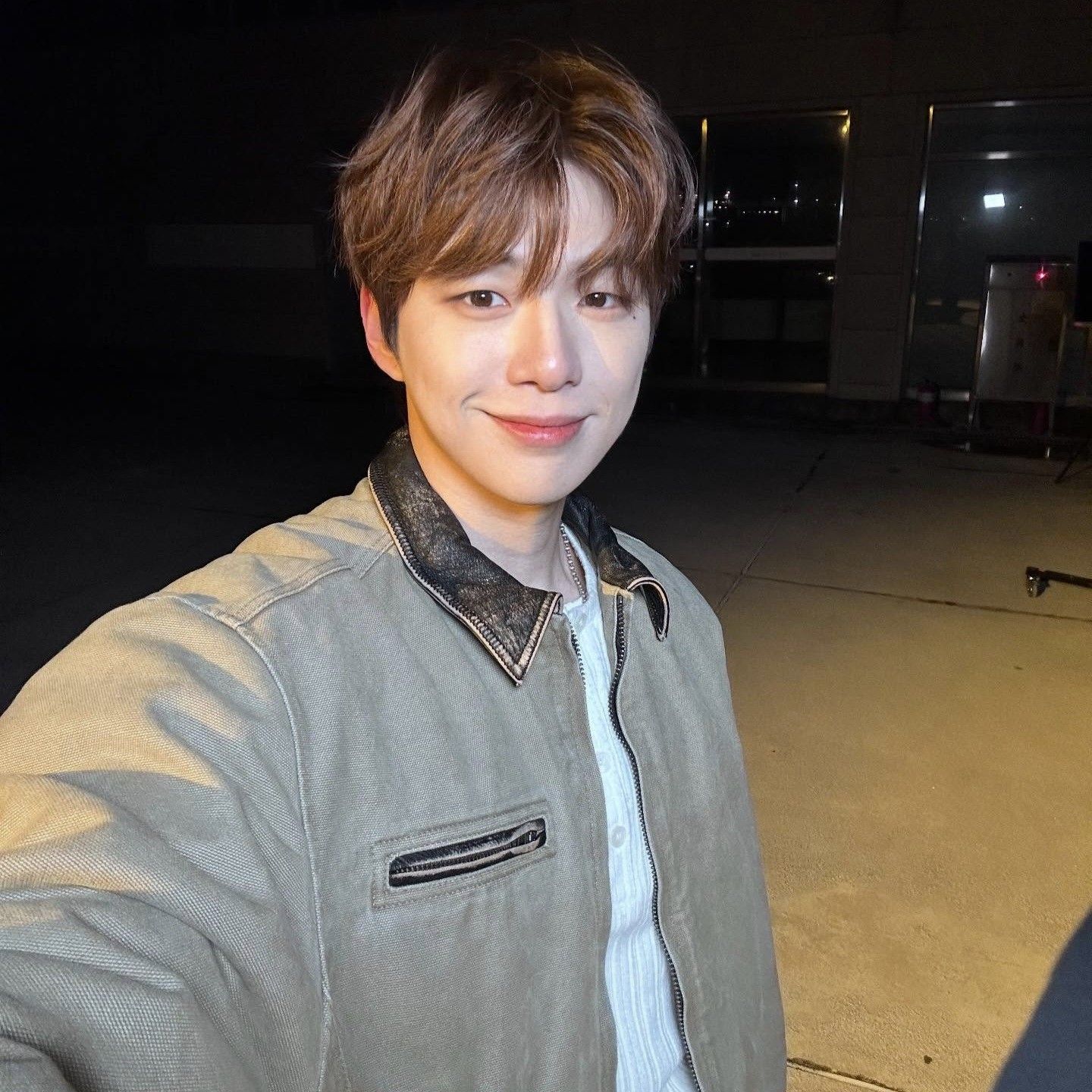 Behind-the-scenes cut of Kang Daniel