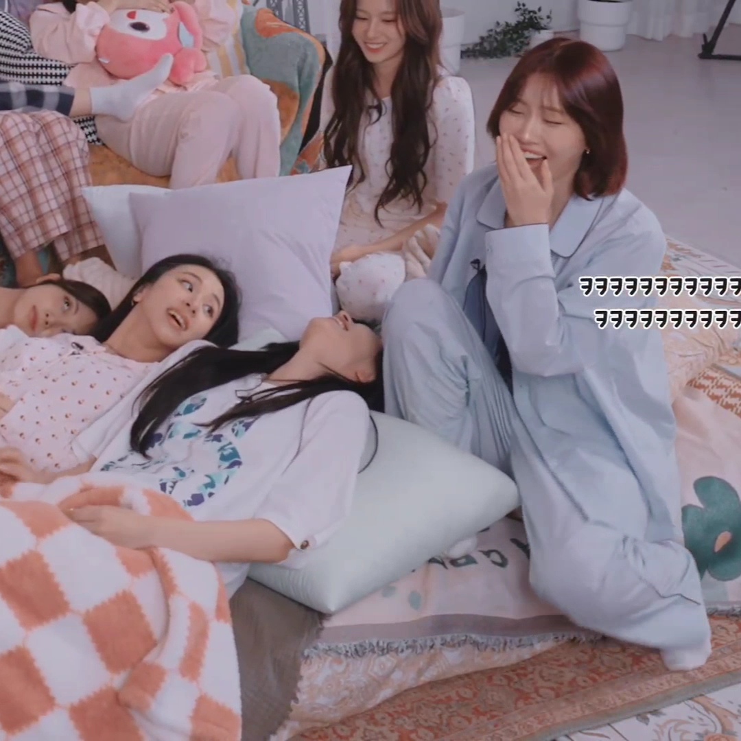 Momo (TWICE)的幕後花絮