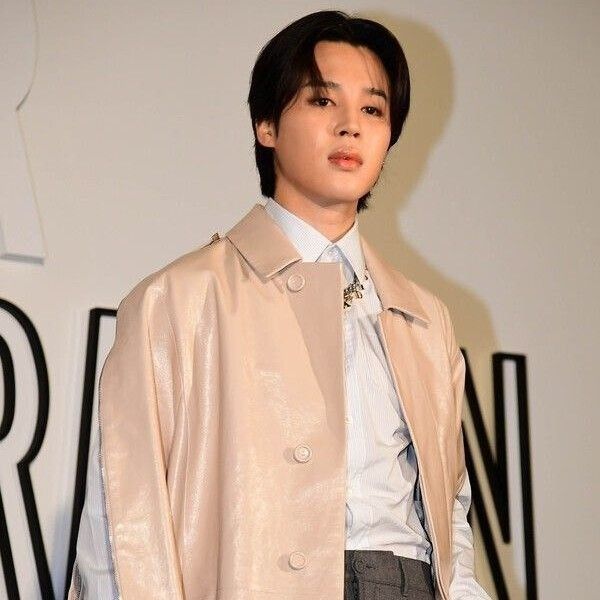 Foto aktivitas terbaru Jimin (BTS)