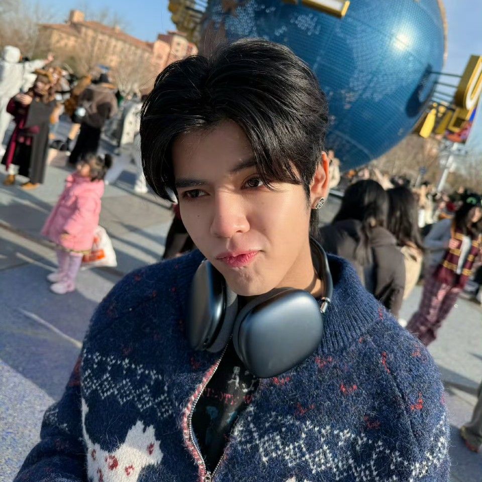 Behind-the-scenes cut of DORN (NexT1DE)