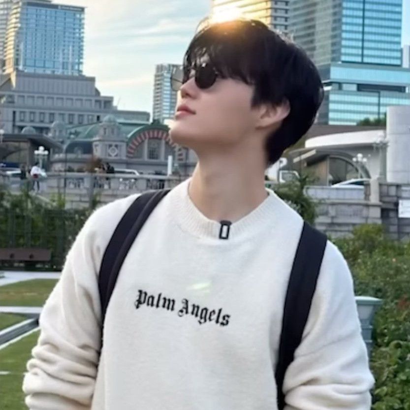Recent activity shot of Doyoung (TREASURE)