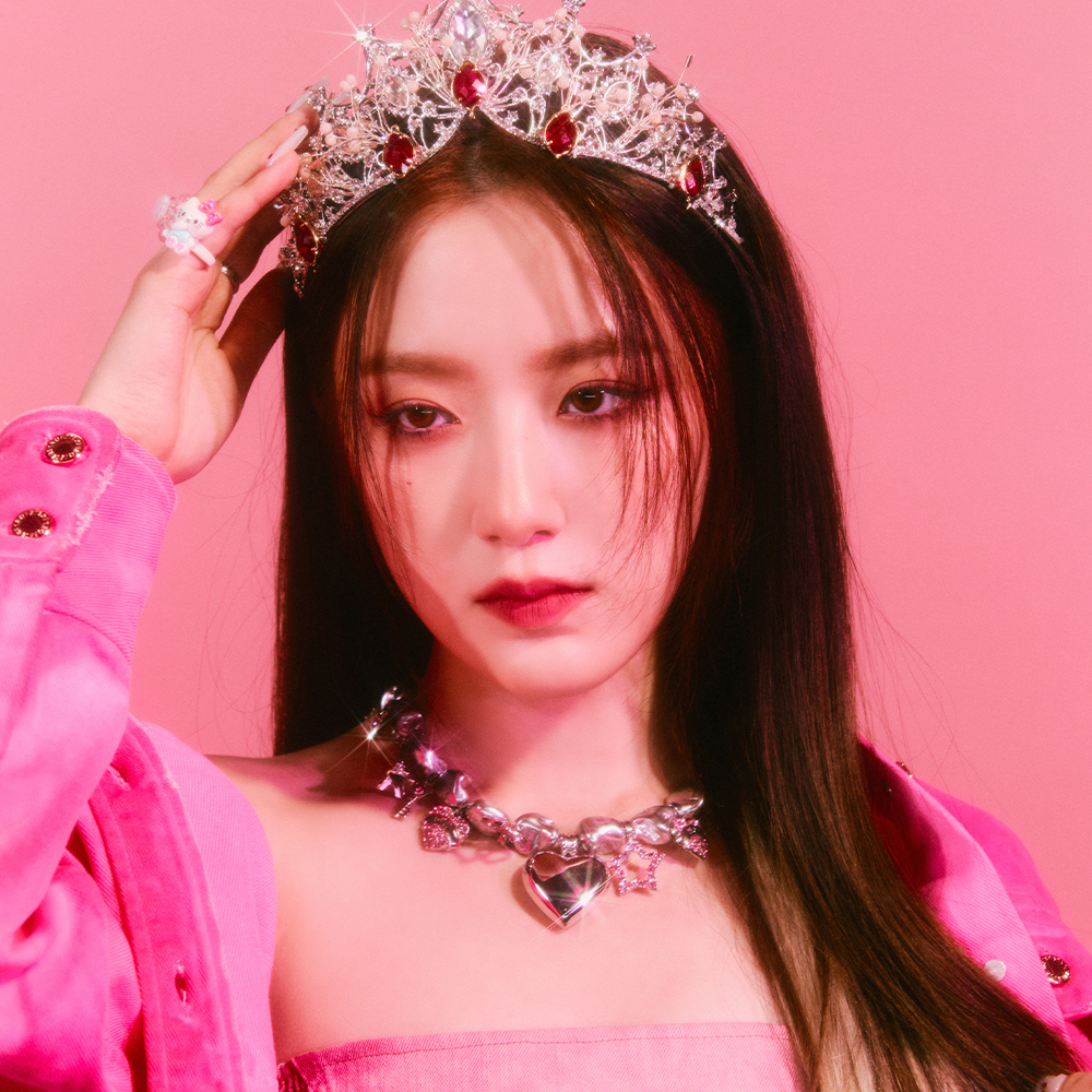 Recent activity shot of Shuhua (i-dle)